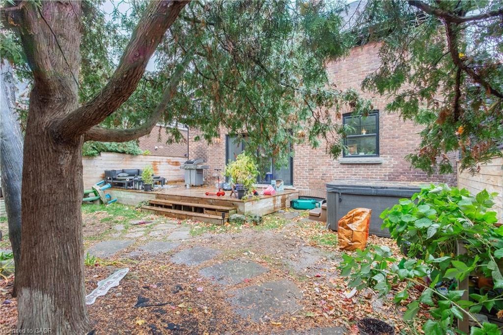 1406 Ontario Street, Burlington, ON - Outdoor