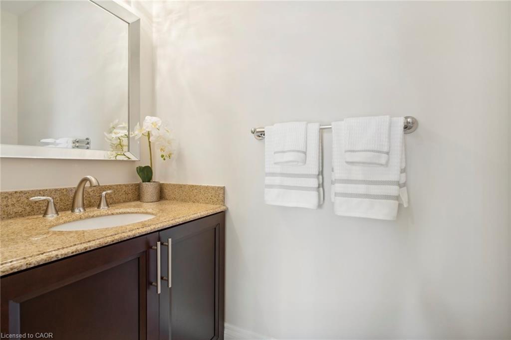 1902 Beechknoll Avenue, Mississauga, ON - Indoor Photo Showing Bathroom