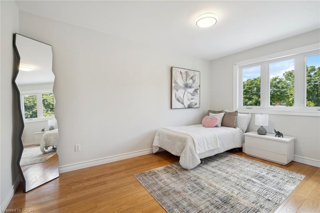 1902 Beechknoll Avenue, Mississauga, ON - Indoor Photo Showing Bedroom