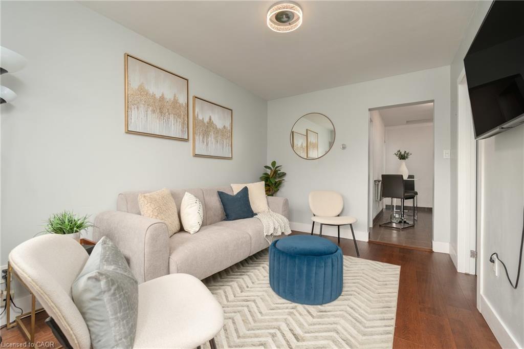787 Knox Avenue, Hamilton, ON - Indoor Photo Showing Living Room