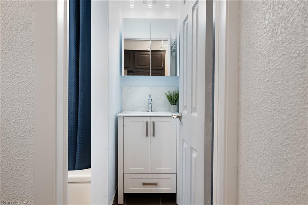 787 Knox Avenue, Hamilton, ON - Indoor