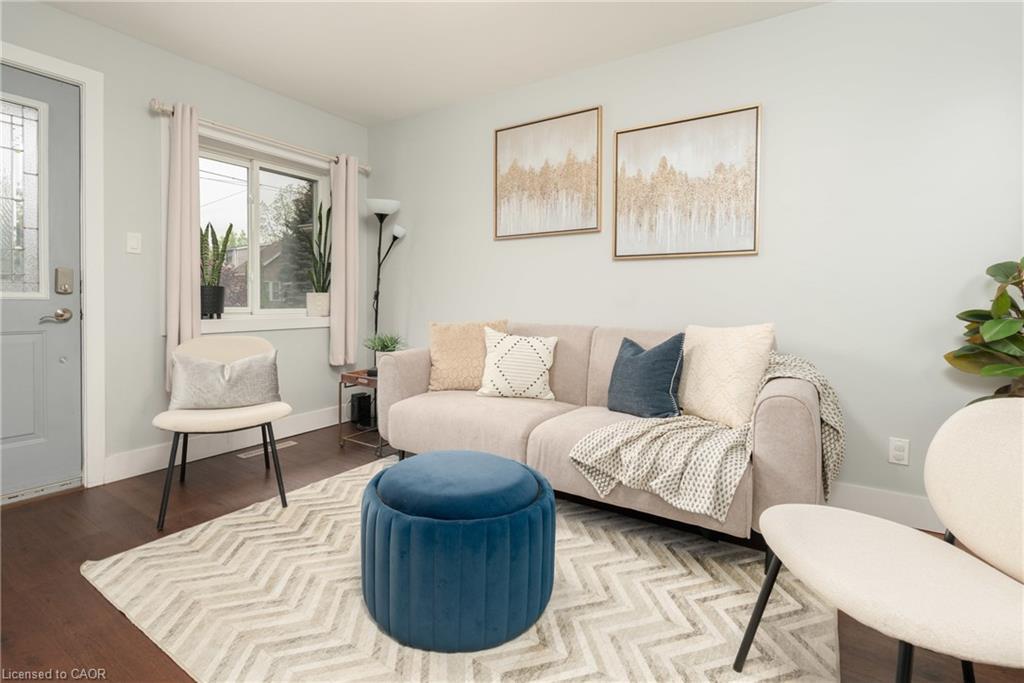 787 Knox Avenue, Hamilton, ON - Indoor Photo Showing Living Room