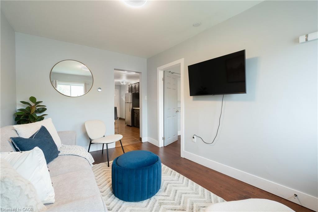 787 Knox Avenue, Hamilton, ON - Indoor Photo Showing Living Room