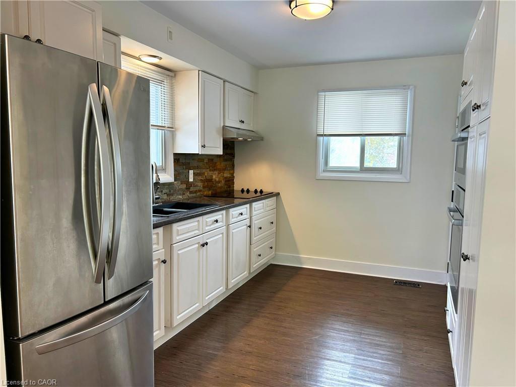 182 Metcalfe Street, Guelph, ON - Indoor Photo Showing Kitchen