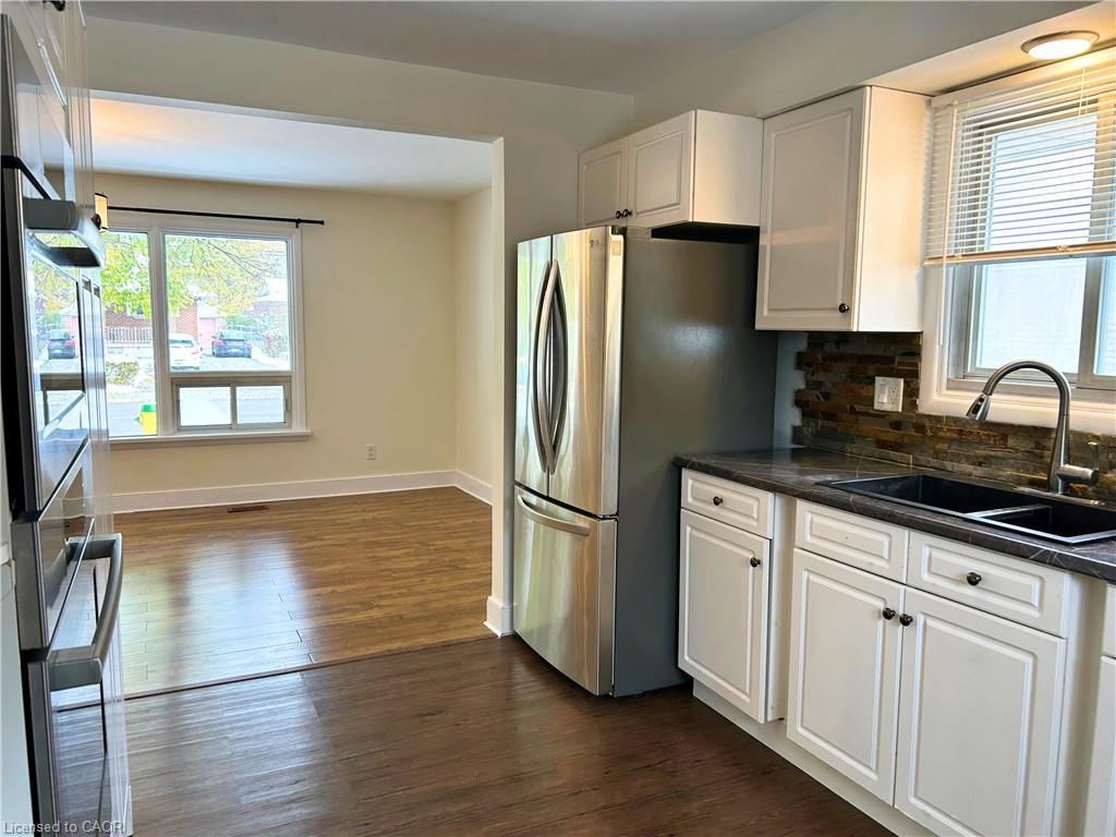 182 Metcalfe Street, Guelph, ON - Indoor Photo Showing Kitchen With Double Sink