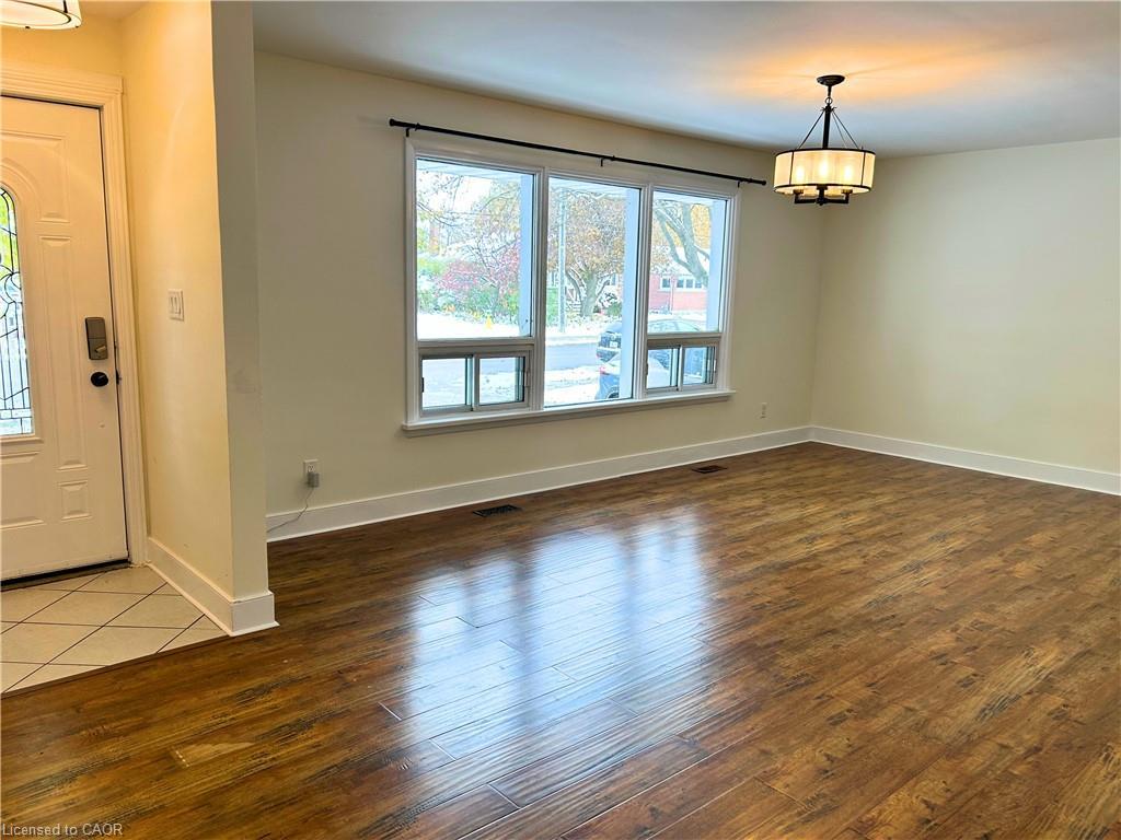182 Metcalfe Street, Guelph, ON - Indoor Photo Showing Other Room