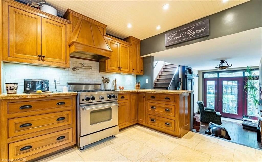 550 Fourth Line, Oakville, ON - Indoor Photo Showing Kitchen