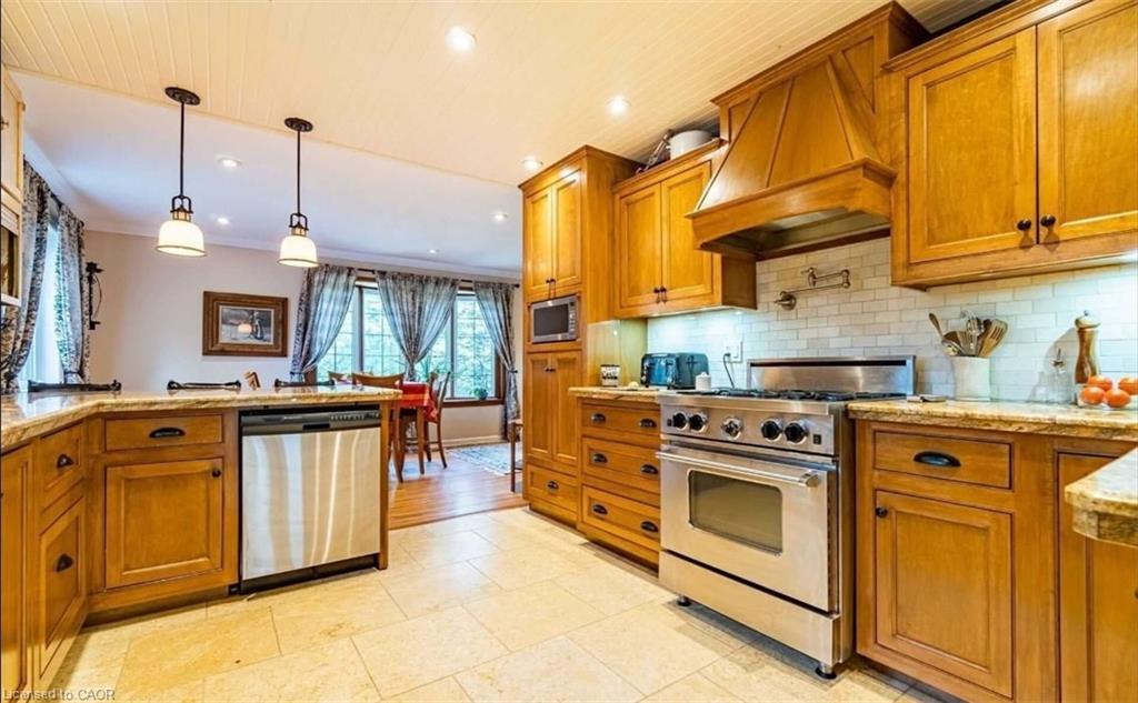 550 Fourth Line, Oakville, ON - Indoor Photo Showing Kitchen