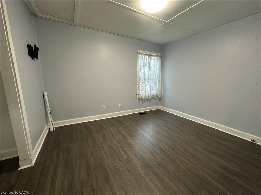 21 Stapleton Avenue, Hamilton, ON - Indoor Photo Showing Other Room