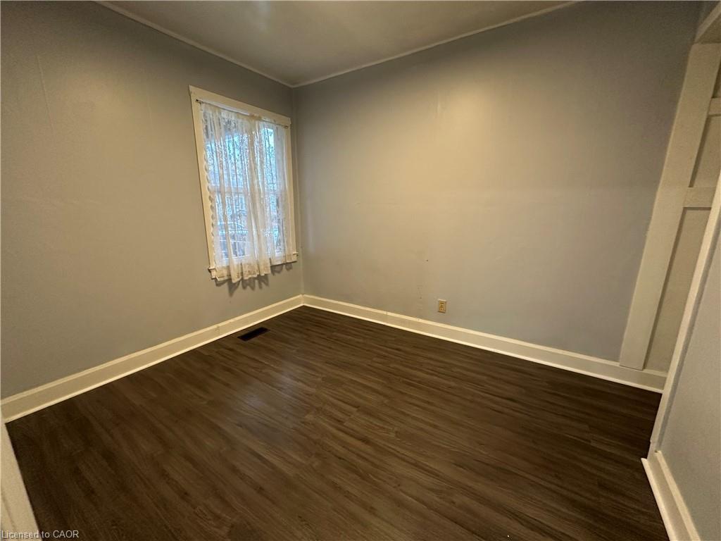 21 Stapleton Avenue, Hamilton, ON - Indoor Photo Showing Other Room