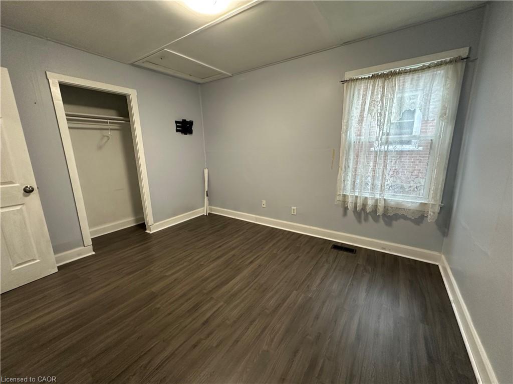 21 Stapleton Avenue, Hamilton, ON - Indoor Photo Showing Other Room