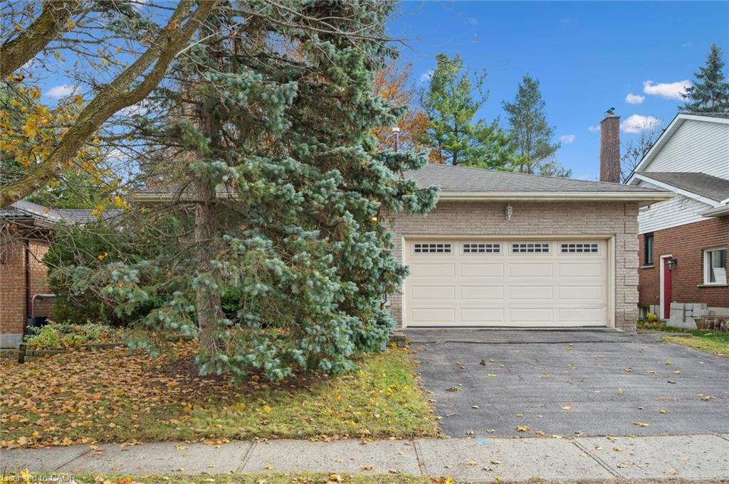 131 Woodbend Crescent, Waterloo, ON - Outdoor