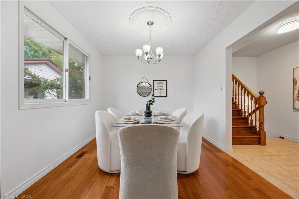 131 Woodbend Crescent, Waterloo, ON - Indoor Photo Showing Dining Room
