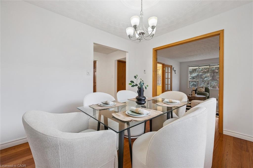 131 Woodbend Crescent, Waterloo, ON - Indoor Photo Showing Dining Room