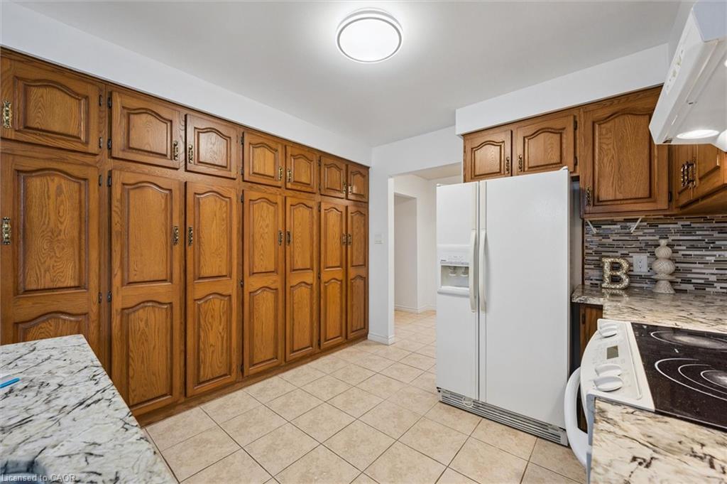 131 Woodbend Crescent, Waterloo, ON - Indoor Photo Showing Kitchen