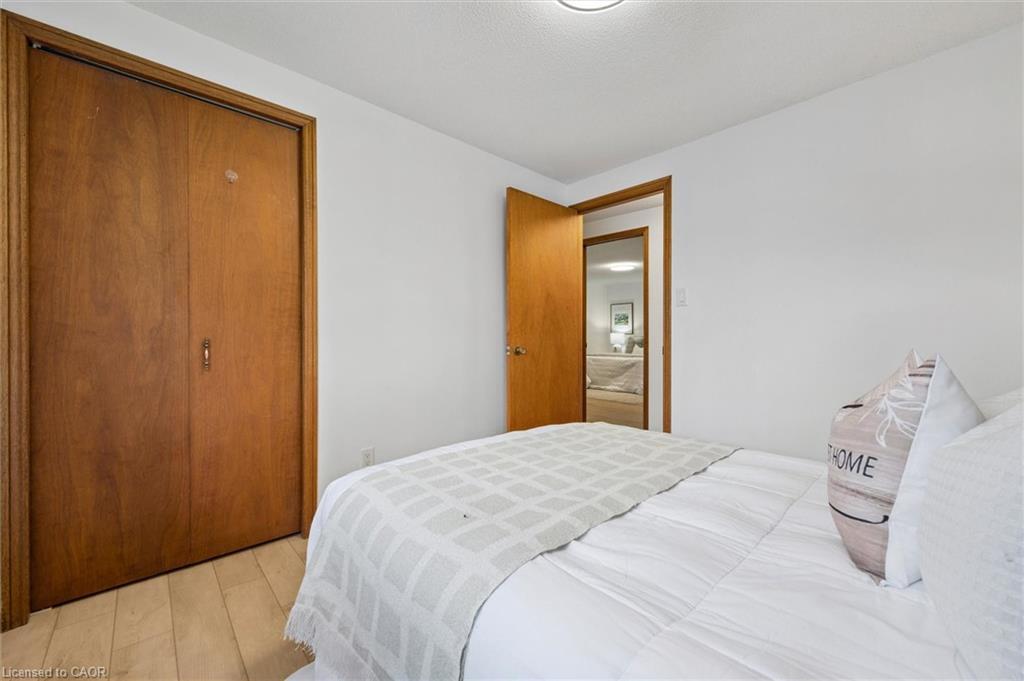131 Woodbend Crescent, Waterloo, ON - Indoor Photo Showing Bedroom