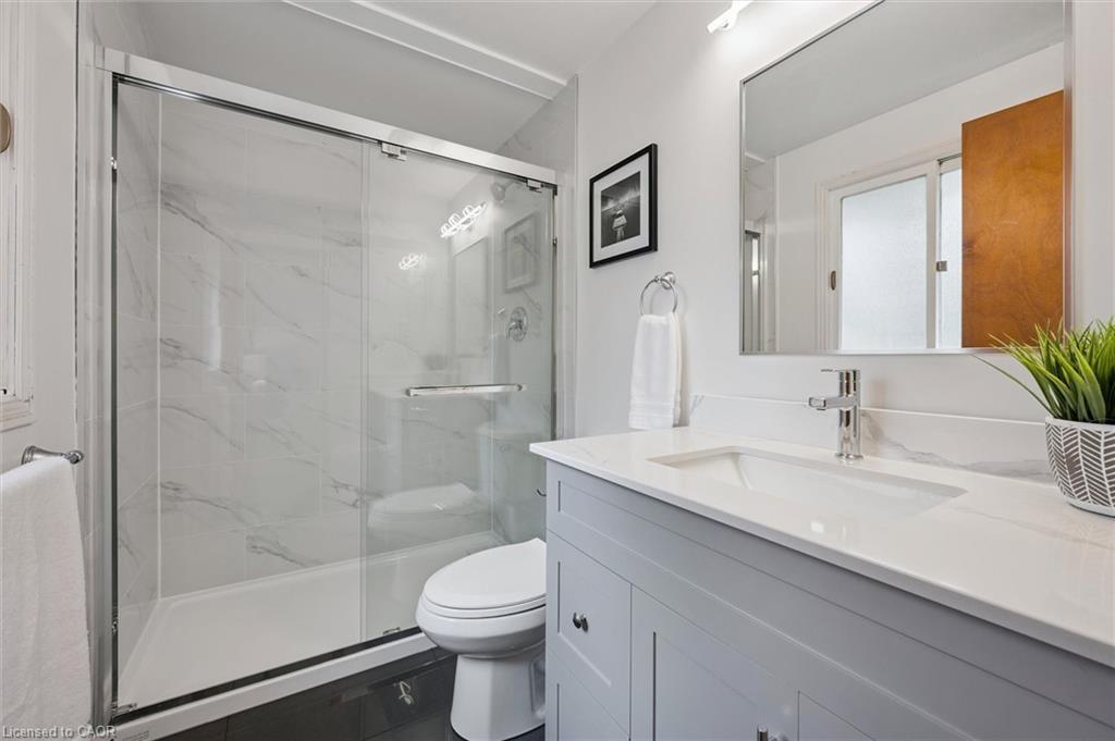 131 Woodbend Crescent, Waterloo, ON - Indoor Photo Showing Bathroom