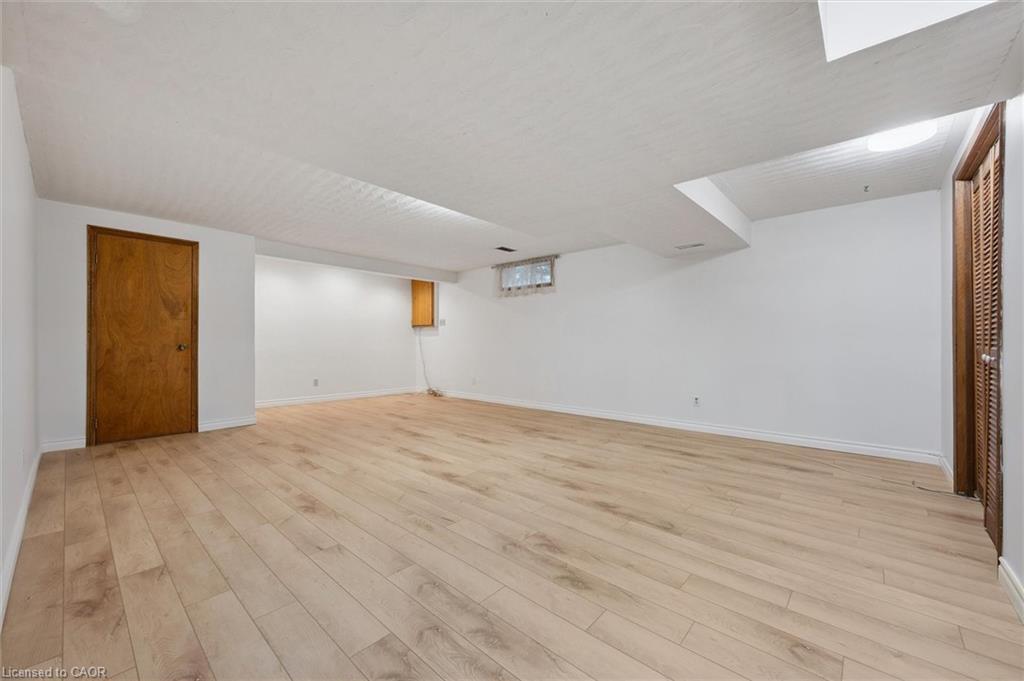 131 Woodbend Crescent, Waterloo, ON - Indoor Photo Showing Other Room