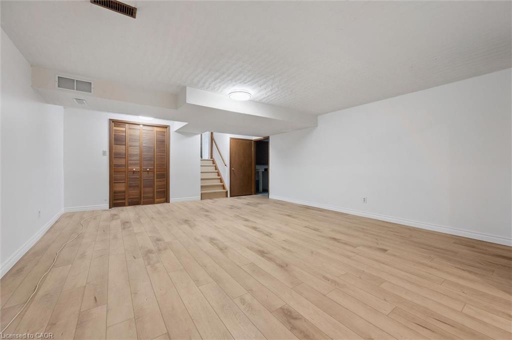 131 Woodbend Crescent, Waterloo, ON - Indoor Photo Showing Other Room