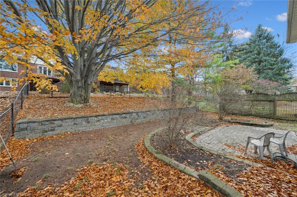 131 Woodbend Crescent, Waterloo, ON - Outdoor