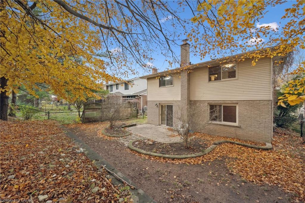 131 Woodbend Crescent, Waterloo, ON - Outdoor