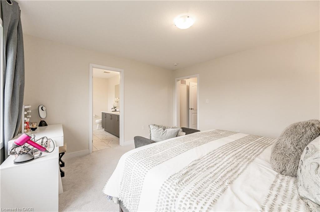 116 Whithorn Crescent, Caledonia, ON - Indoor Photo Showing Bedroom