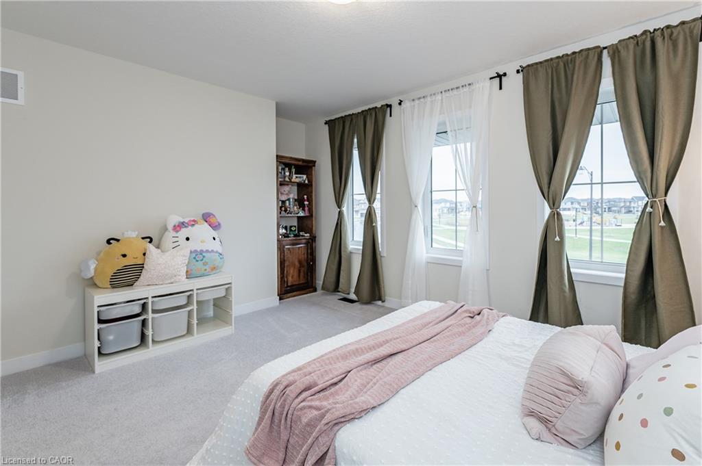 116 Whithorn Crescent, Caledonia, ON - Indoor Photo Showing Bedroom