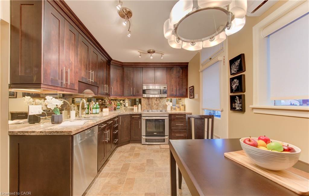 48 Dupont Street E, Waterloo, ON