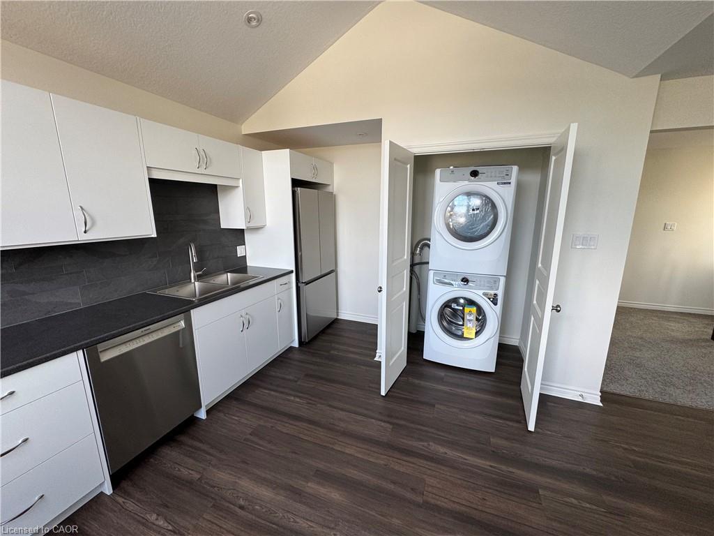 2-15 Helena Feasby Street, Kitchener, ON - Indoor