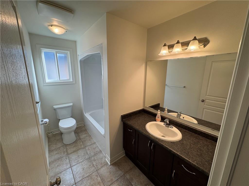 2-15 Helena Feasby Street, Kitchener, ON - Indoor Photo Showing Bathroom