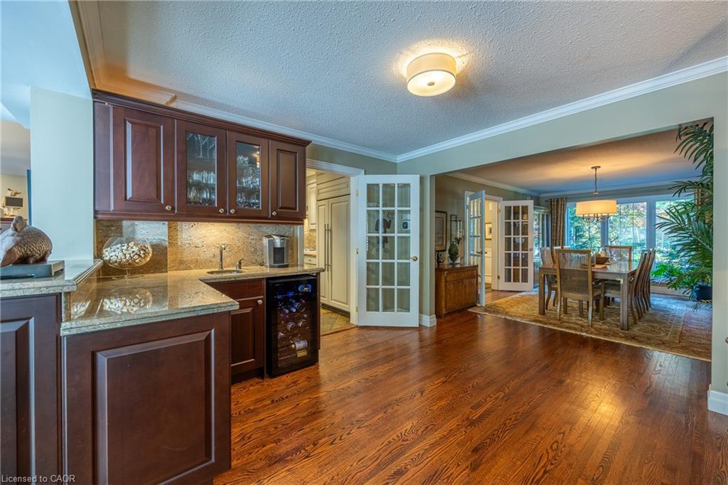 1338 Prince Albert Court, Mississauga, ON - Indoor Photo Showing Kitchen