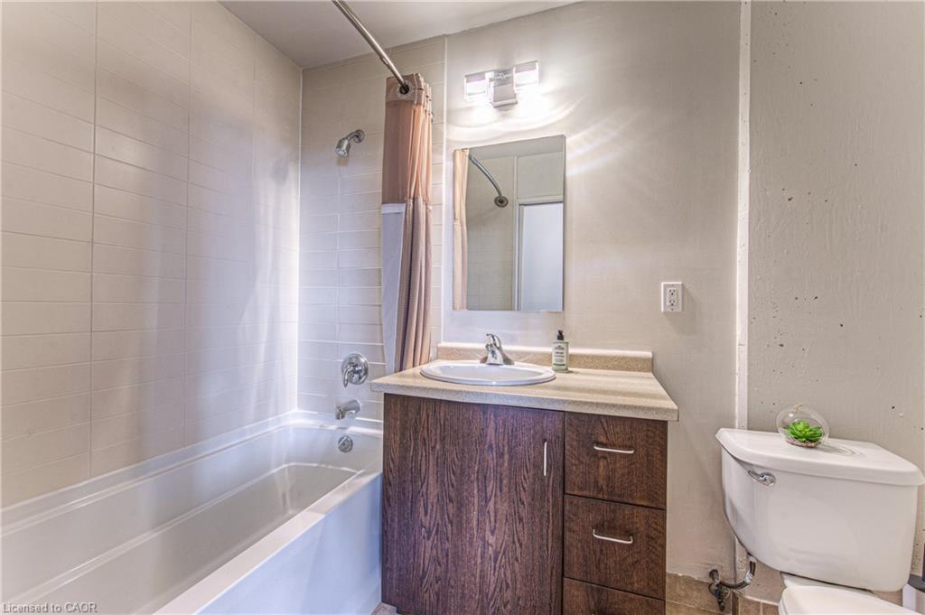 713-191 King Street S, Waterloo, ON - Indoor Photo Showing Bathroom