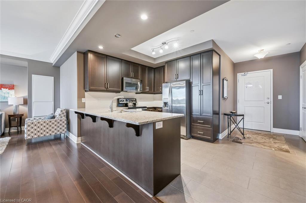 606-160 Macdonell Street, Guelph, ON - Indoor Photo Showing Kitchen With Upgraded Kitchen