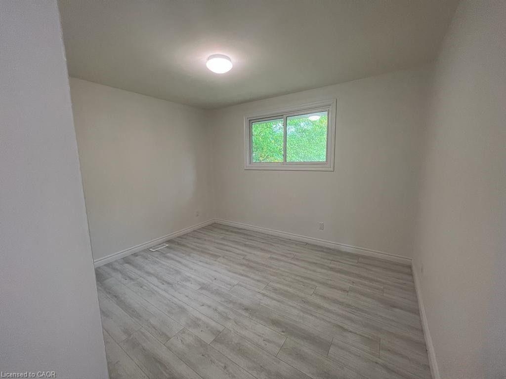 Upper-22 Macoomb Drive, Welland, ON - Indoor Photo Showing Other Room