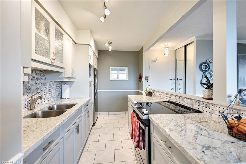 1401-1968 Main Street W, Hamilton, ON - Indoor Photo Showing Kitchen With Double Sink