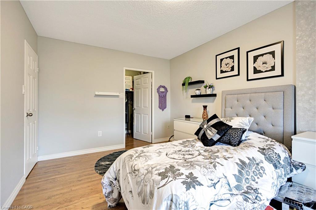 1401-1968 Main Street W, Hamilton, ON - Indoor Photo Showing Bedroom