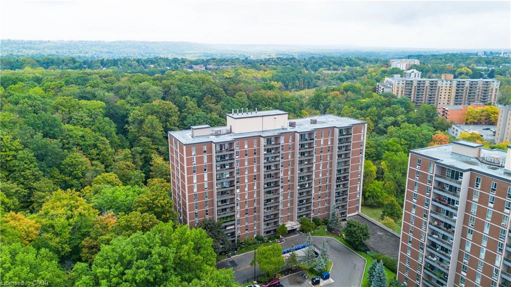 1401-1968 Main Street W, Hamilton, ON - Outdoor