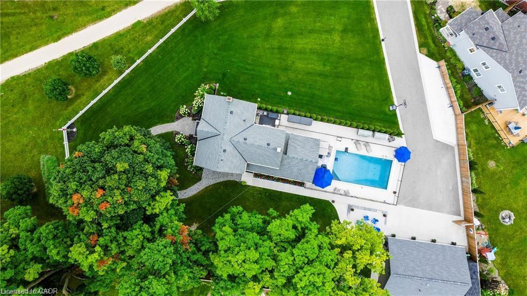 920 Orr Court, Kitchener, ON - Outdoor With View