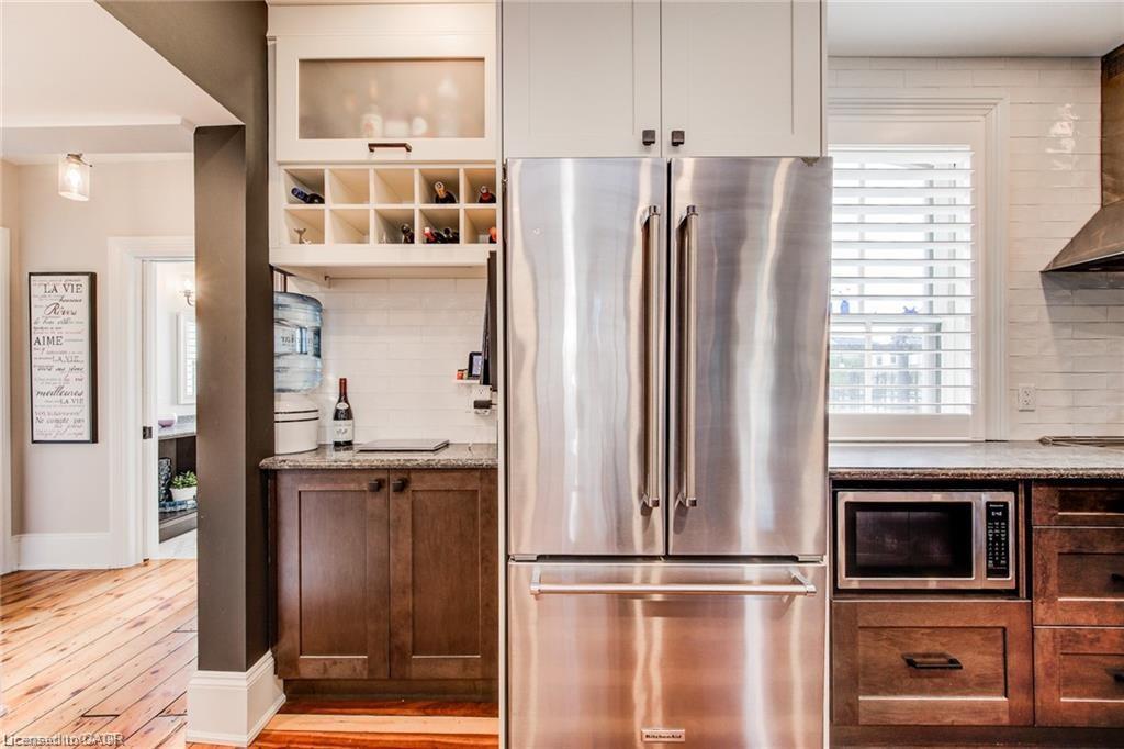 920 Orr Court, Kitchener, ON - Indoor Photo Showing Kitchen