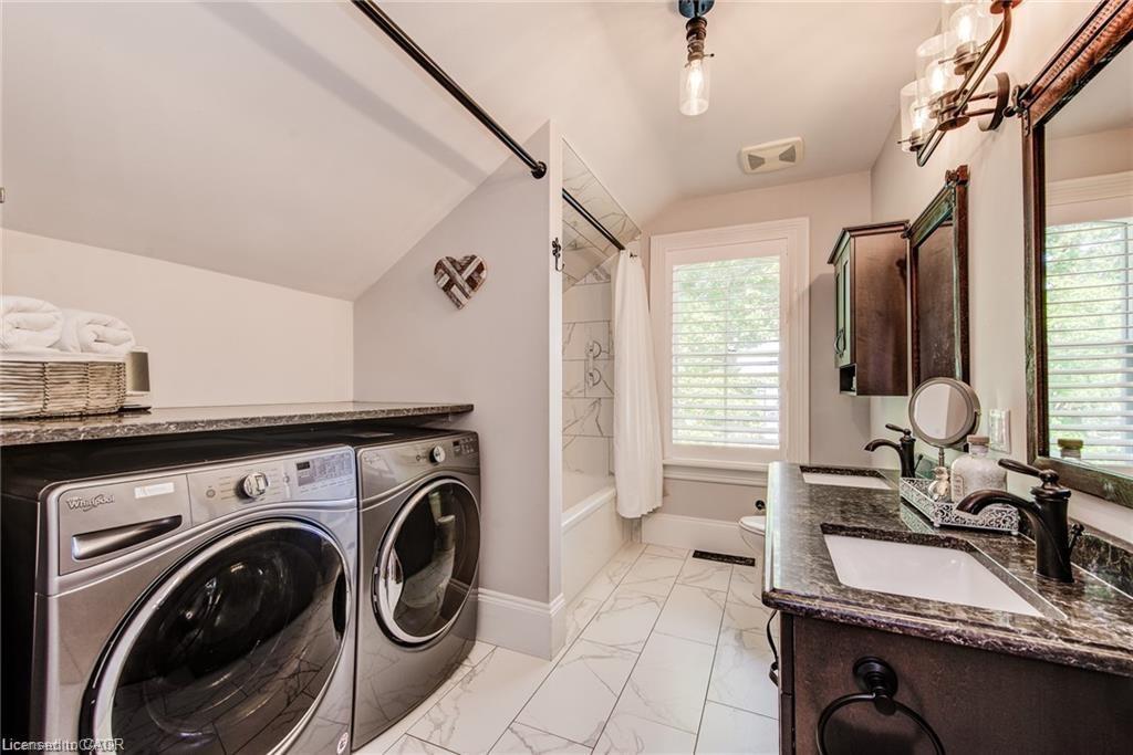 920 Orr Court, Kitchener, ON - Indoor Photo Showing Laundry Room