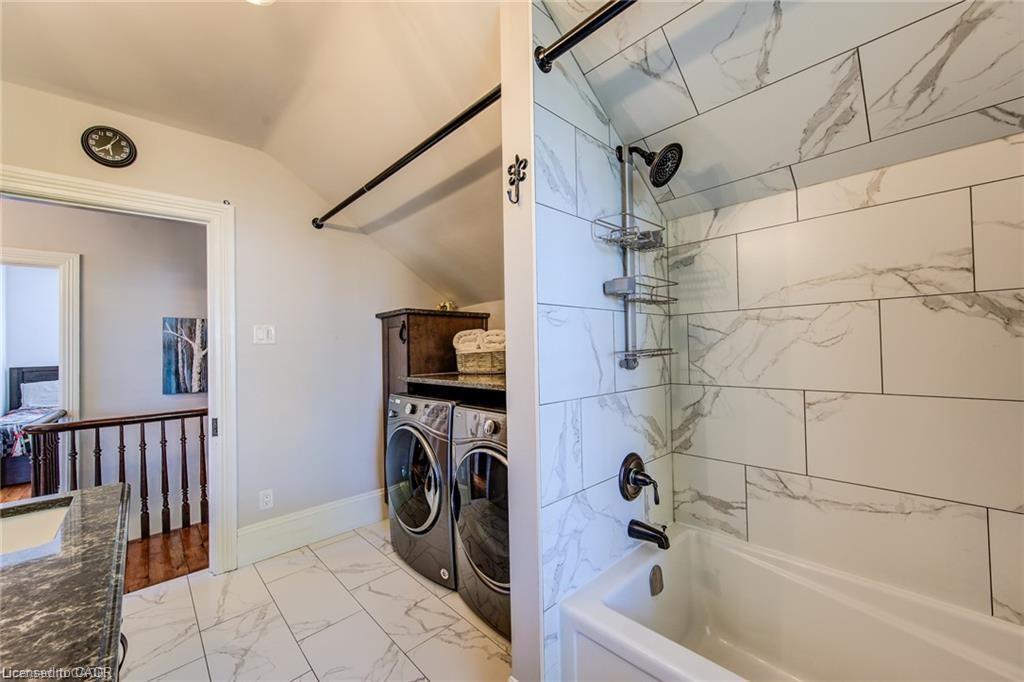 920 Orr Court, Kitchener, ON - Indoor Photo Showing Laundry Room