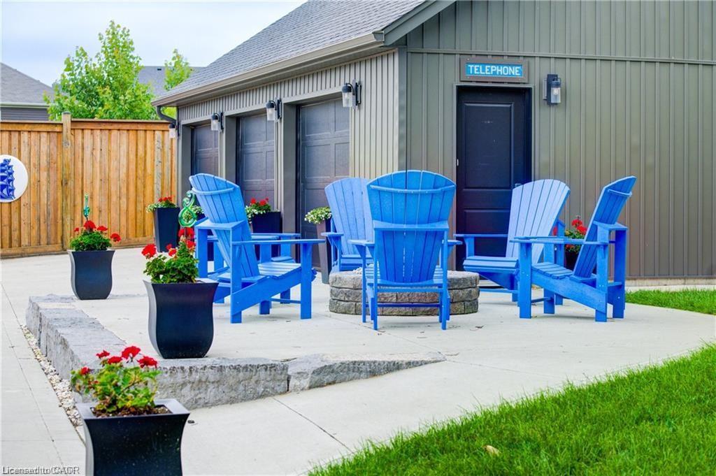 920 Orr Court, Kitchener, ON - Outdoor