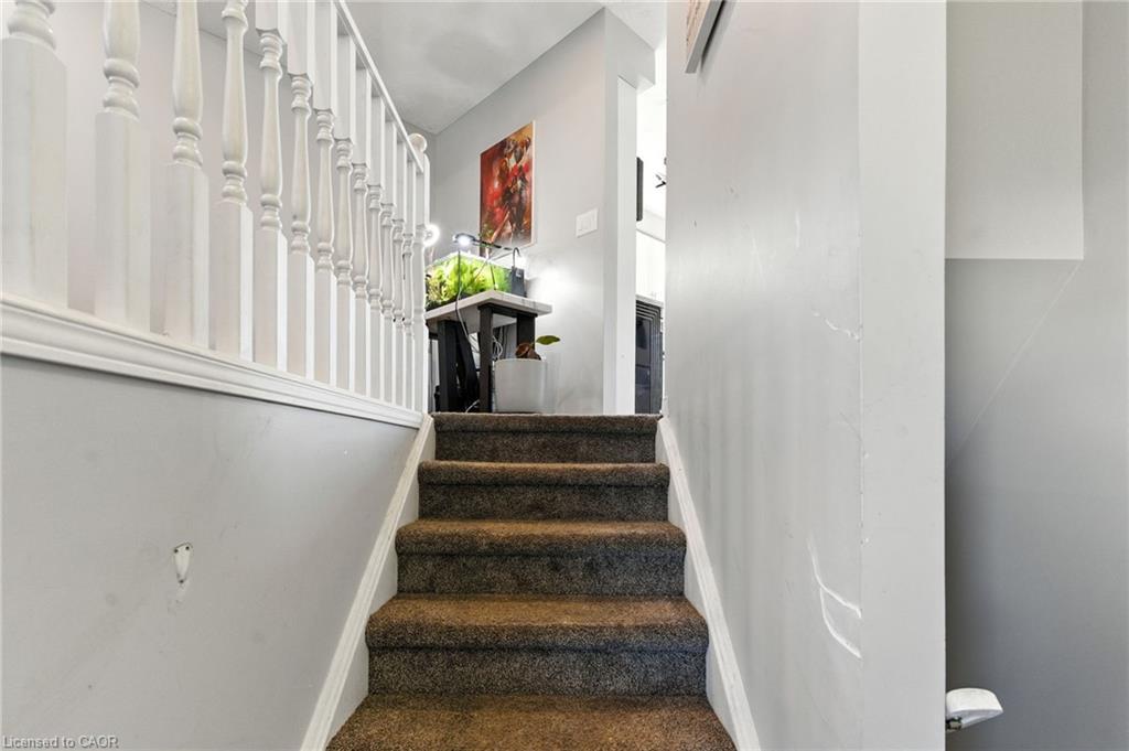 1027 Baron Drive, Fort Erie, ON - Indoor Photo Showing Other Room