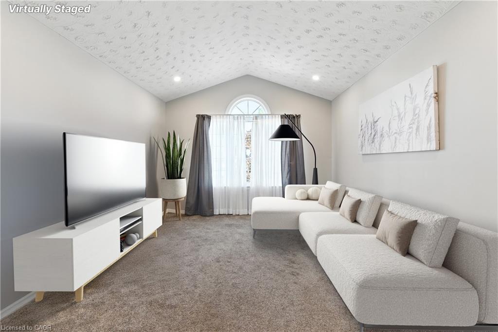 1027 Baron Drive, Fort Erie, ON - Indoor Photo Showing Living Room