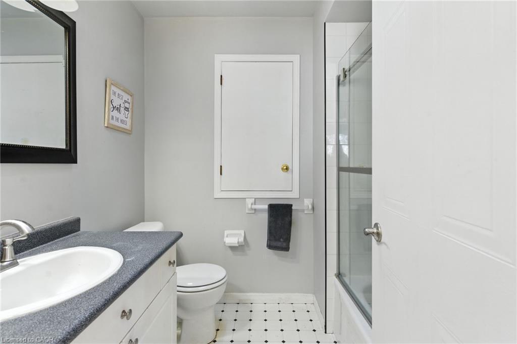 1027 Baron Drive, Fort Erie, ON - Indoor Photo Showing Bathroom