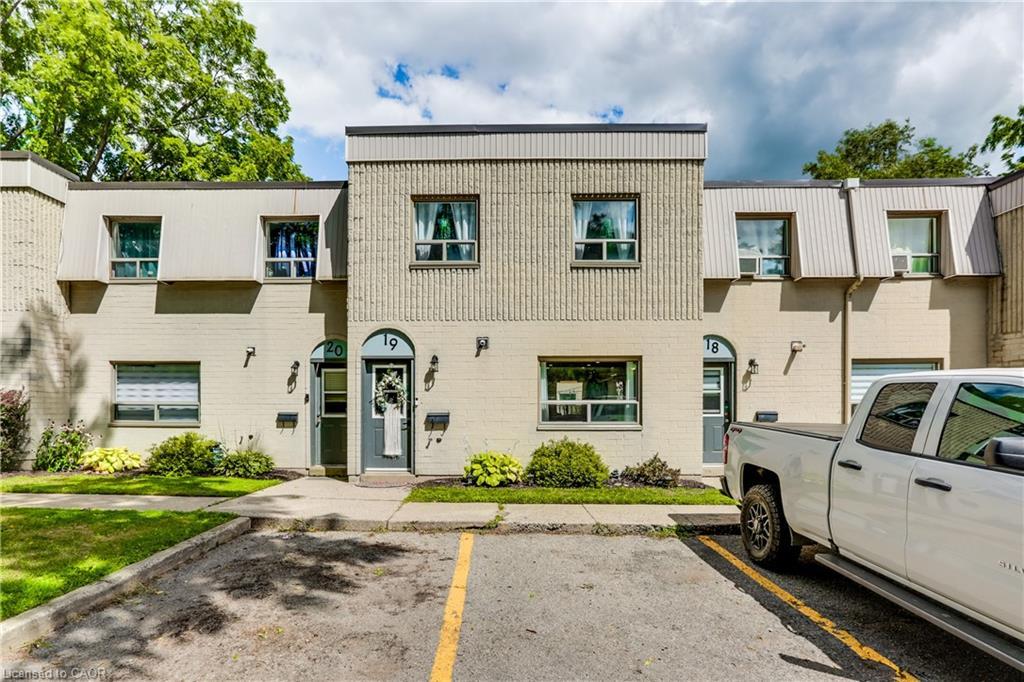 19-271 Thames Street, Ingersoll, ON - Outdoor