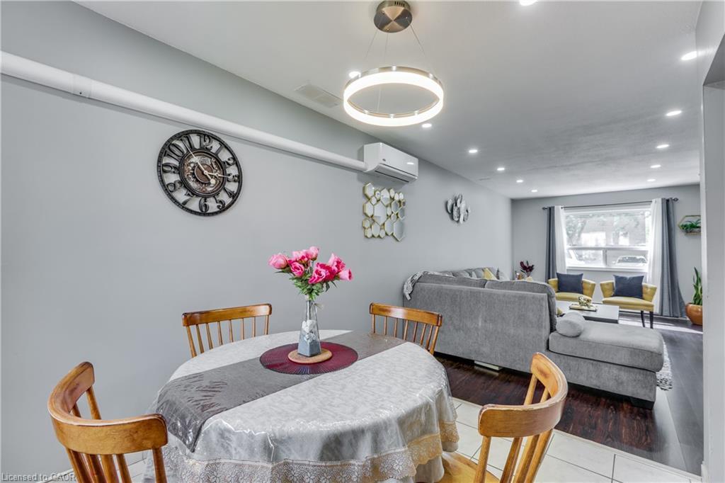 19-271 Thames Street, Ingersoll, ON - Indoor Photo Showing Dining Room
