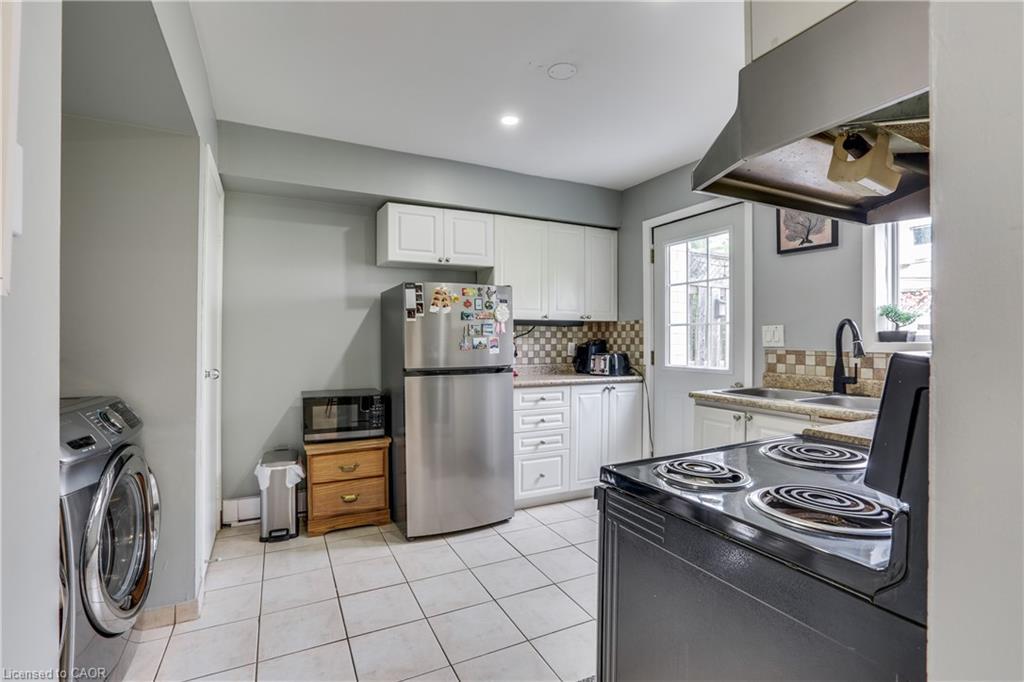 19-271 Thames Street, Ingersoll, ON - Indoor