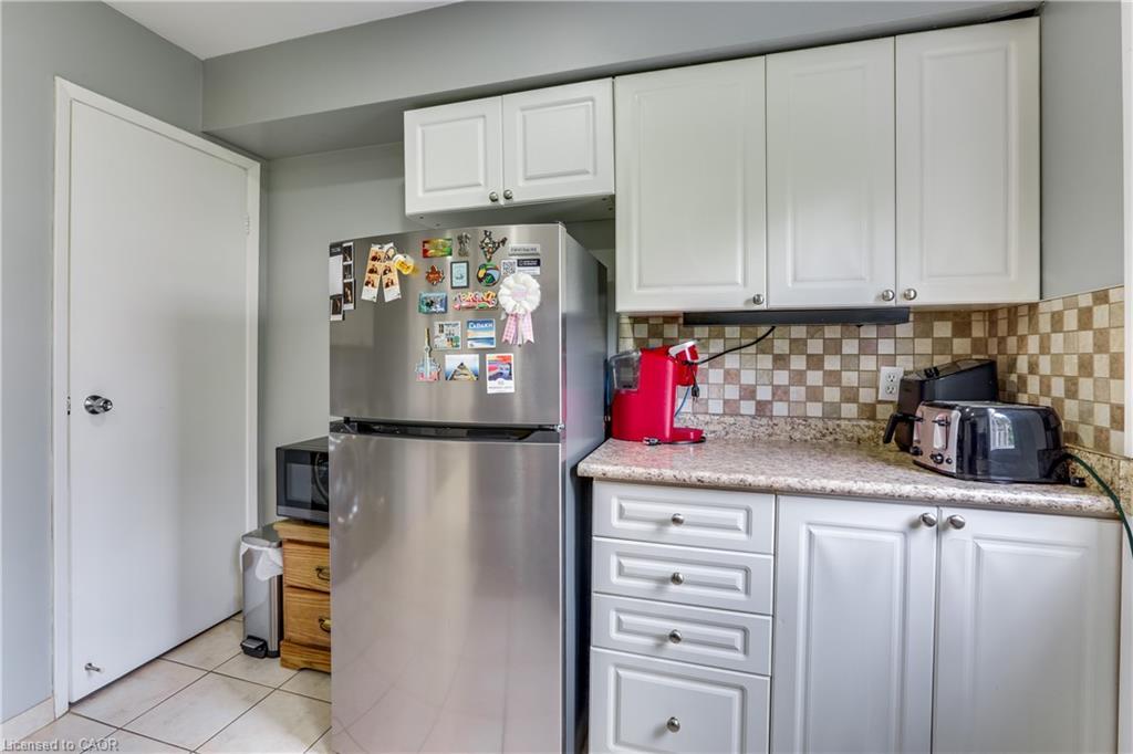 19-271 Thames Street, Ingersoll, ON - Indoor Photo Showing Kitchen