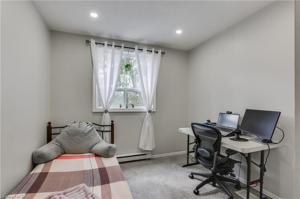 19-271 Thames Street, Ingersoll, ON - Indoor